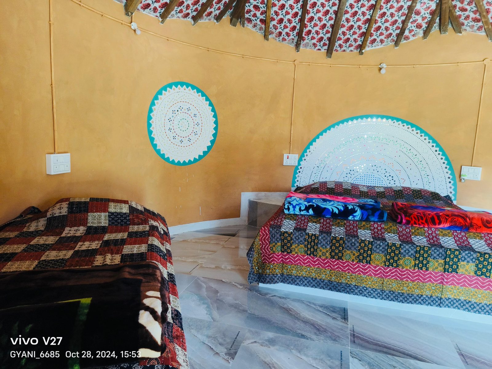 Bhunga twin room